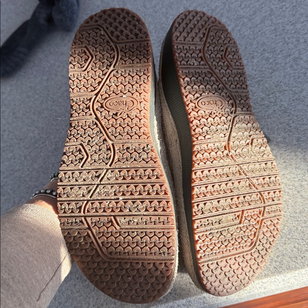 Chaco clogs. - Picture 3 of 5